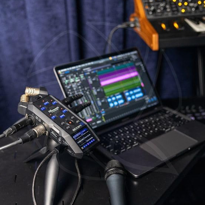 ZOOM H6essential Stereo Handy Recorder 6Track 2-Bit